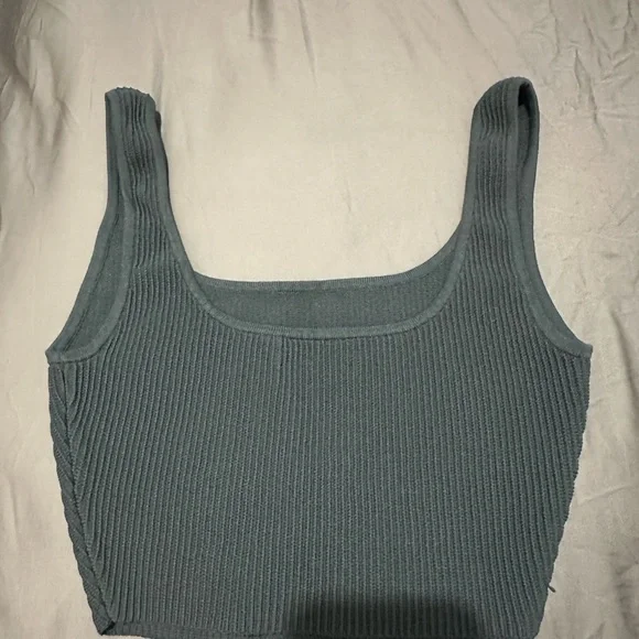 Aritzia Babaton  Sculpt knit square tank top - Picture 7 of 9